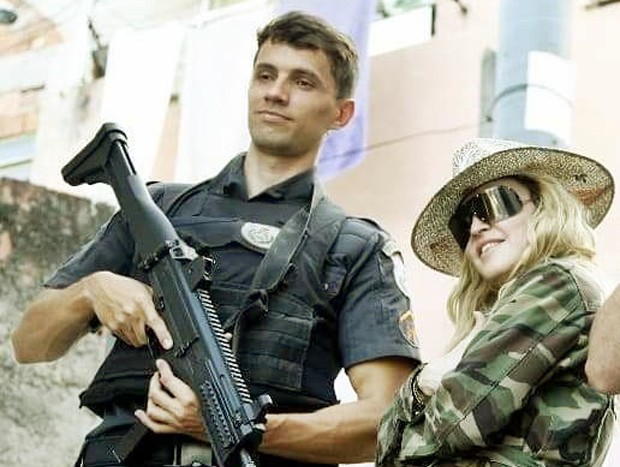 O policial militar Leonardo Fernandes e Madonna (Foto: Divulgação / Juliano Mendes Assessoria​)